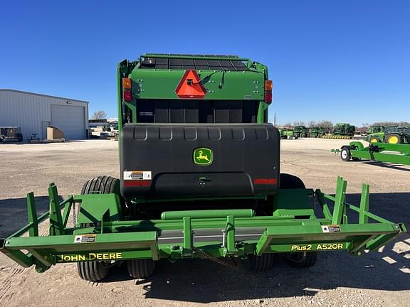 Image of John Deere 560R equipment image 3