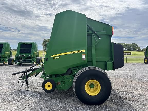 Image of John Deere 560R equipment image 1