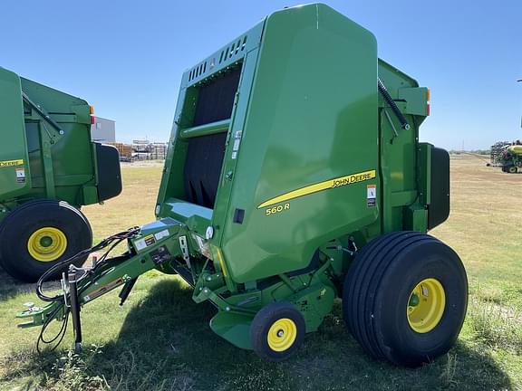 Image of John Deere 560R equipment image 1