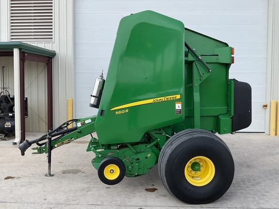 Image of John Deere 560R equipment image 1