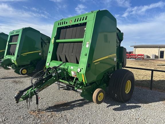 Image of John Deere 560R equipment image 1