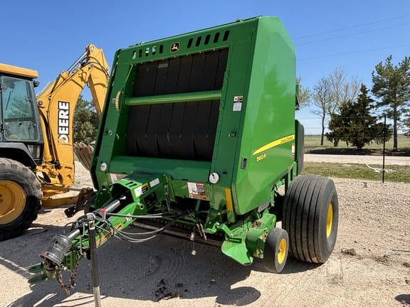 Main image John Deere 560R