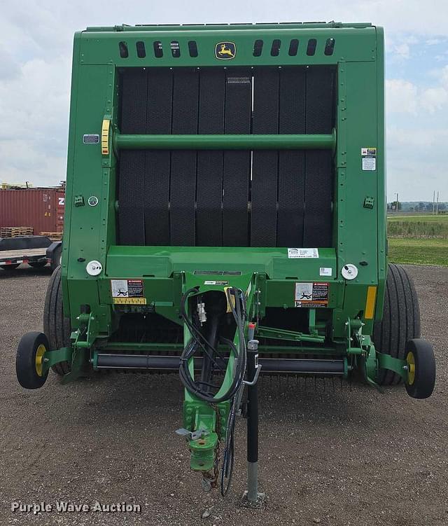 Image of John Deere 560R equipment image 1
