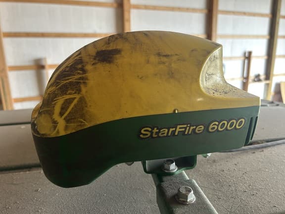 Image of John Deere StarFire 6000 Image 0