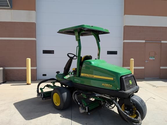 Image of John Deere 6080A equipment image 4