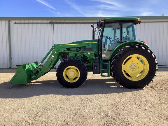 2020 John Deere 6105E Equipment Image0