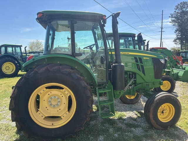 Image of John Deere 6105E equipment image 4