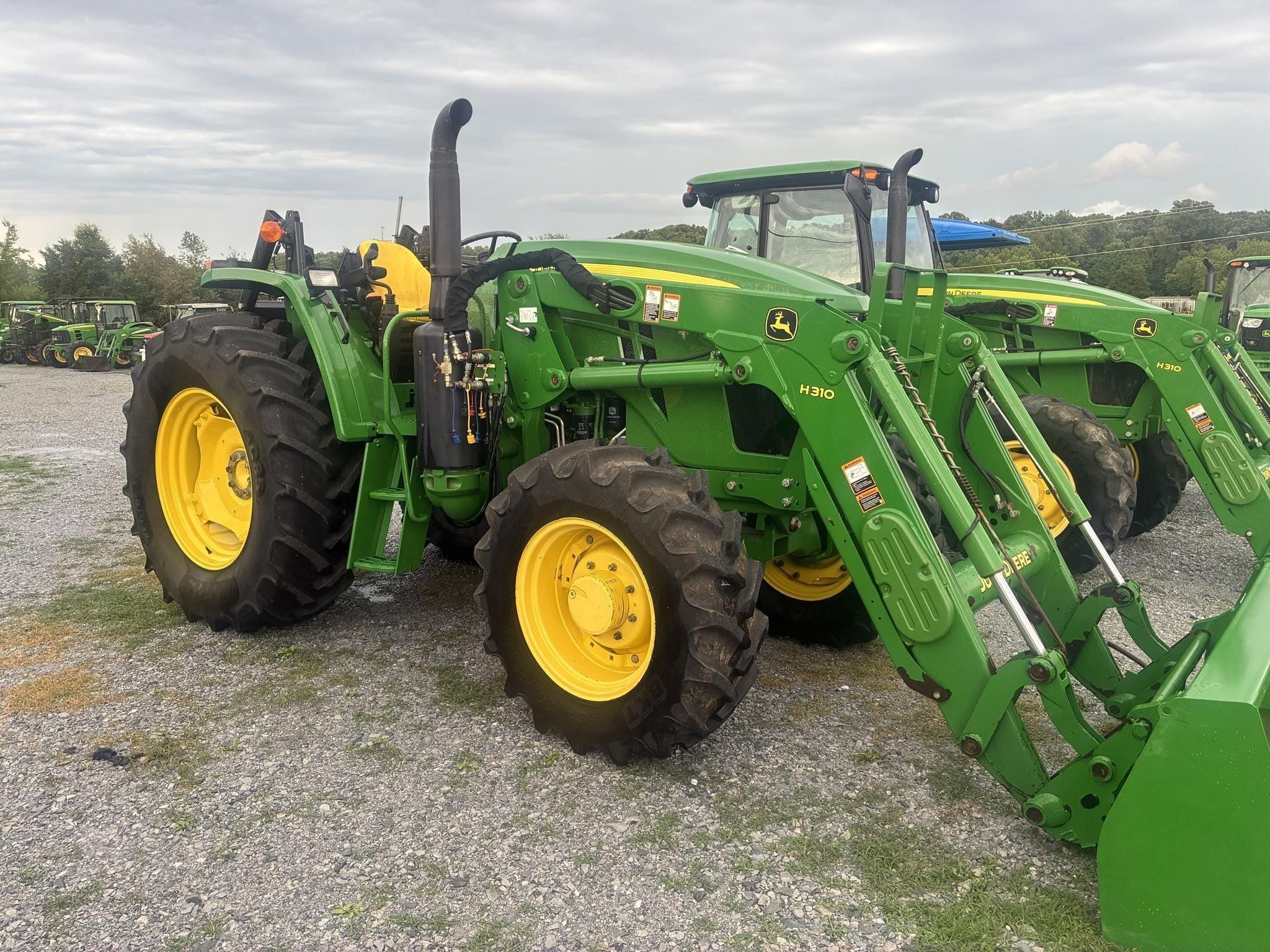 2020 John Deere 6105E Equipment Image0