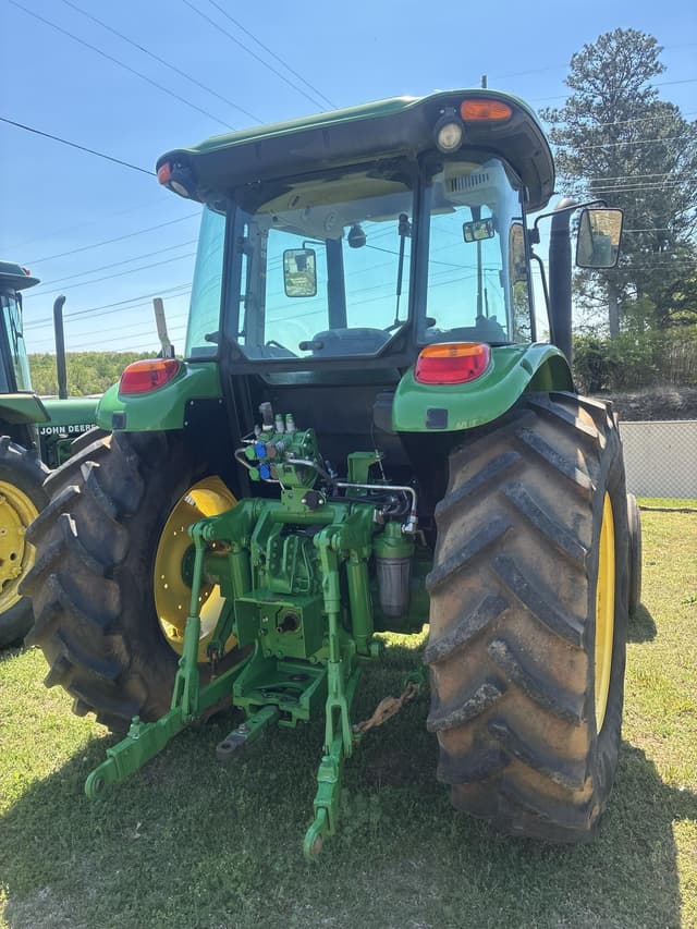 Image of John Deere 6105E equipment image 3