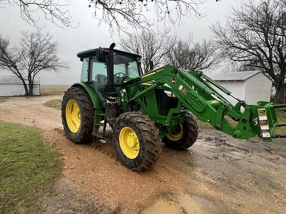 Image of John Deere 6105E equipment image 4