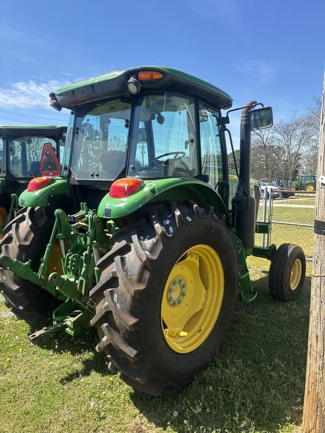 Image of John Deere 6105E equipment image 3