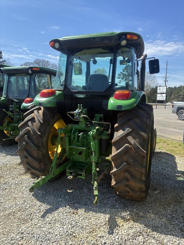 Image of John Deere 6105E equipment image 3