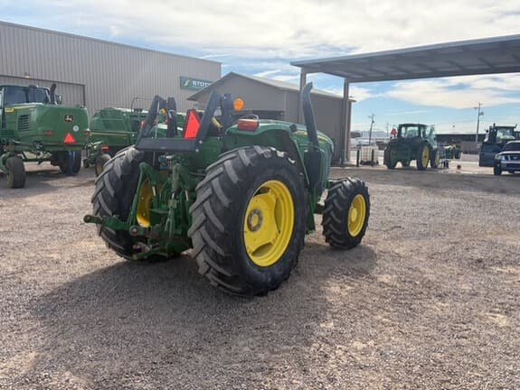 Image of John Deere 6105E equipment image 4