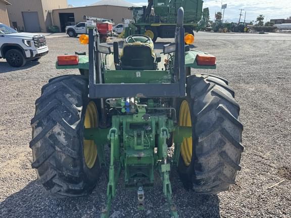 Image of John Deere 6105E equipment image 4