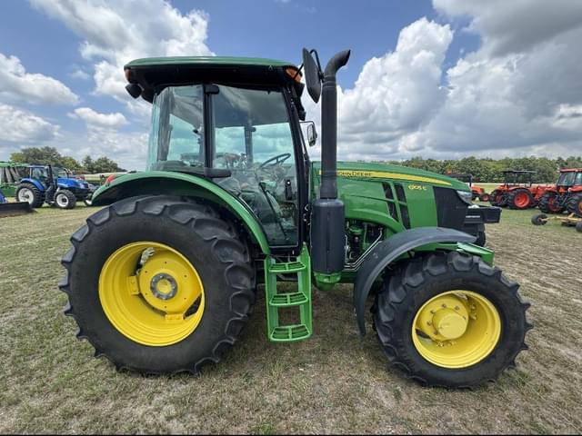 Image of John Deere 6105E equipment image 4