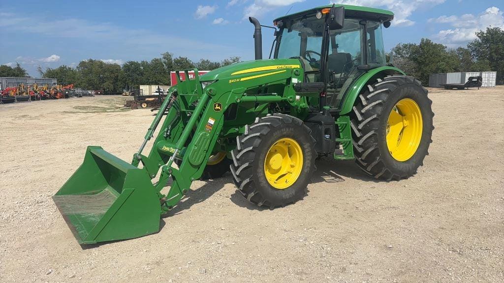 Main image John Deere 6105E