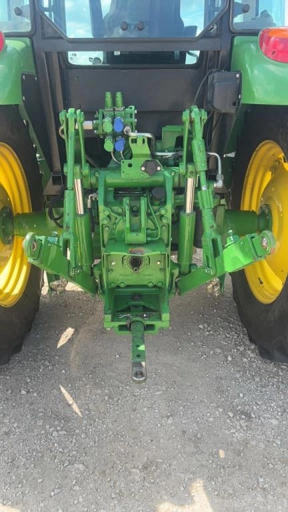 Image of John Deere 6105E equipment image 4