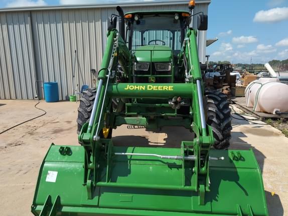 Image of John Deere 6105E equipment image 2