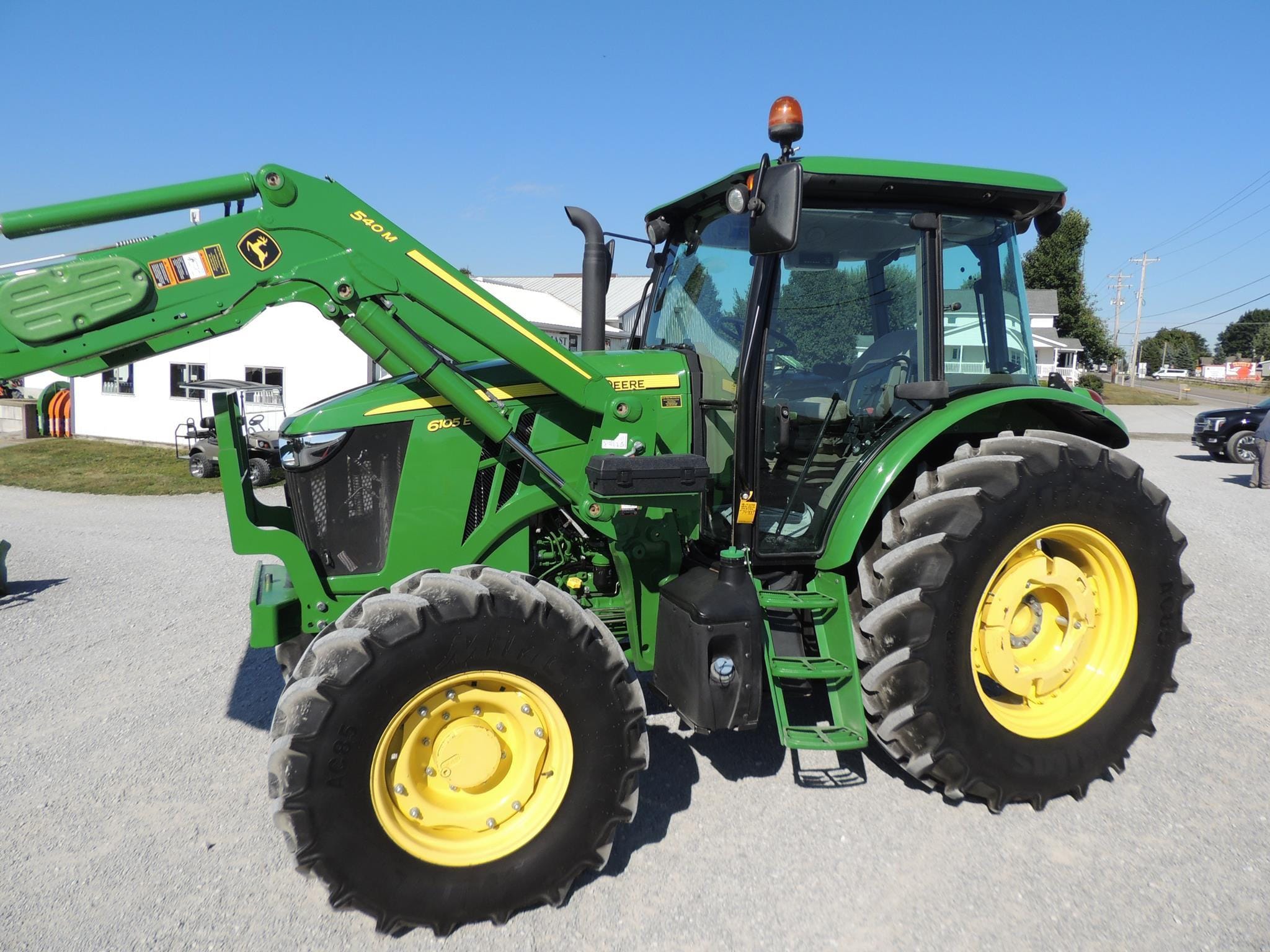 2020 John Deere 6105E Equipment Image0