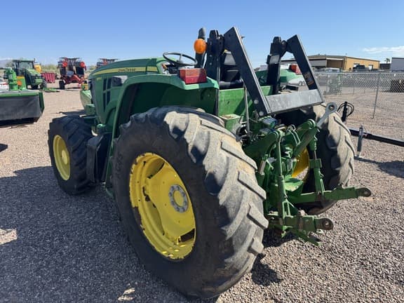 Image of John Deere 6105E equipment image 3