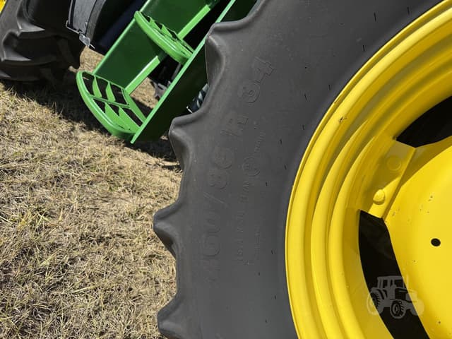 Image of John Deere 6105E equipment image 3