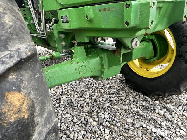 Image of John Deere 6105E equipment image 4