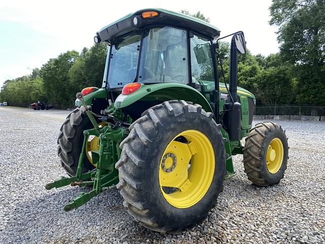 Image of John Deere 6105E equipment image 2