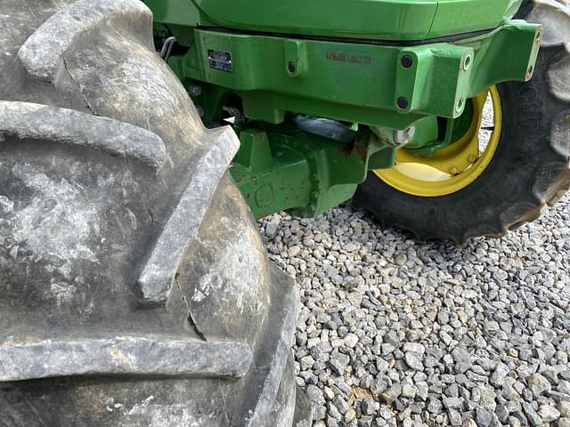 Image of John Deere 6105E equipment image 4