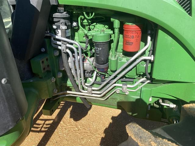 Image of John Deere 6105E equipment image 4