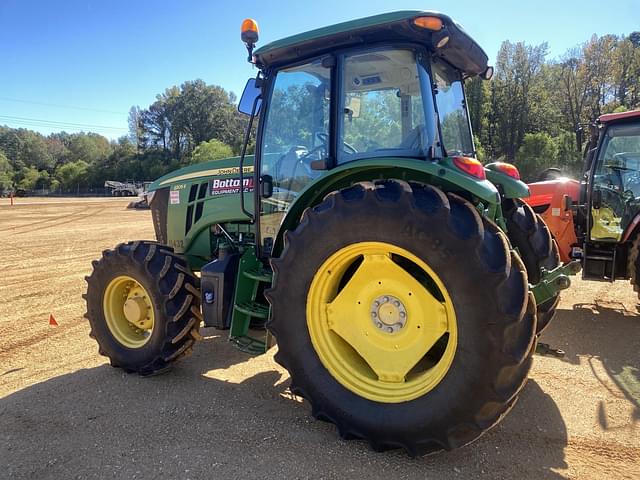 Image of John Deere 6105E equipment image 1