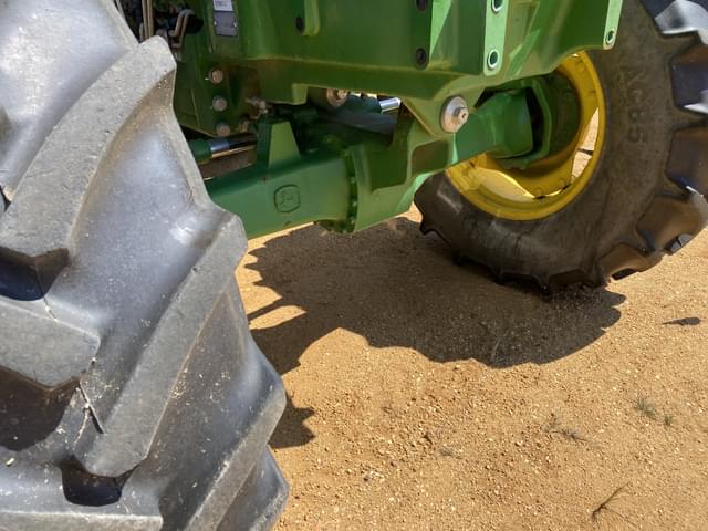 Image of John Deere 6105E equipment image 4