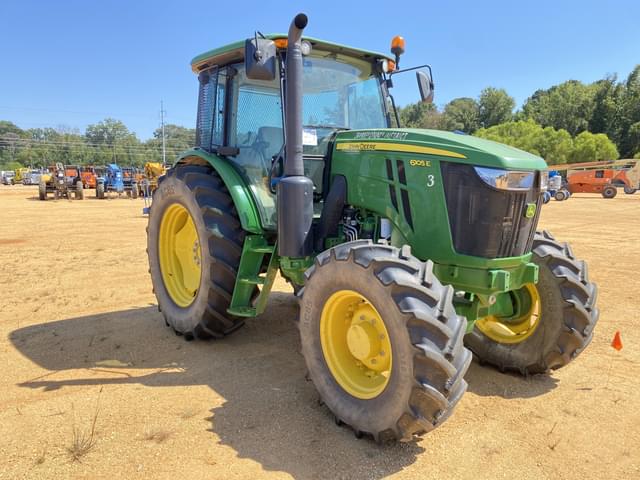 Image of John Deere 6105E equipment image 3