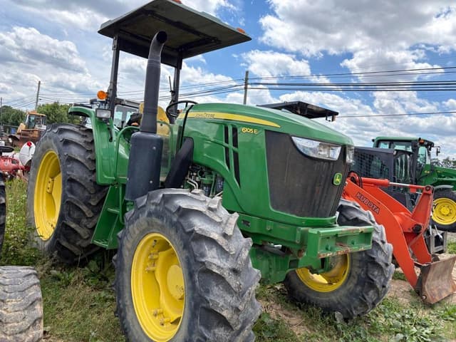 Image of John Deere 6105E equipment image 3