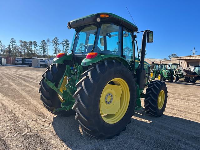 Image of John Deere 6105E equipment image 4