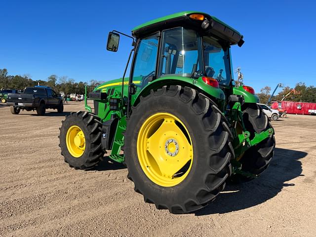 Image of John Deere 6105E equipment image 3