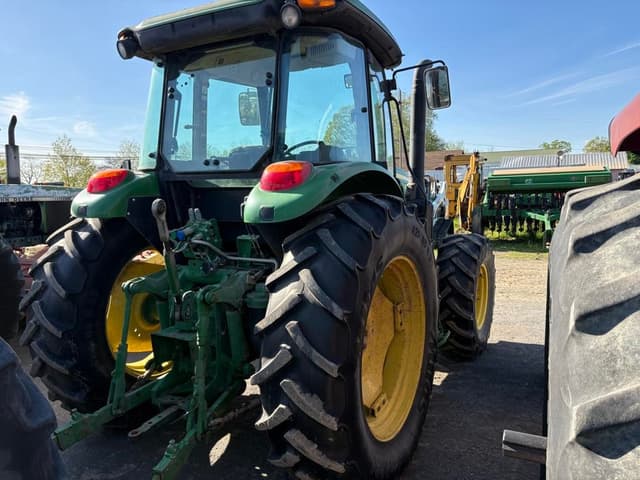 Image of John Deere 6105E equipment image 3