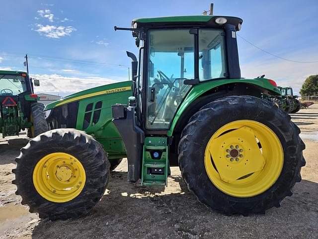 Image of John Deere 6110M equipment image 3