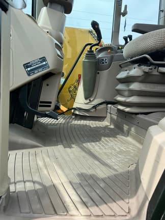 Image of John Deere 6110M equipment image 3