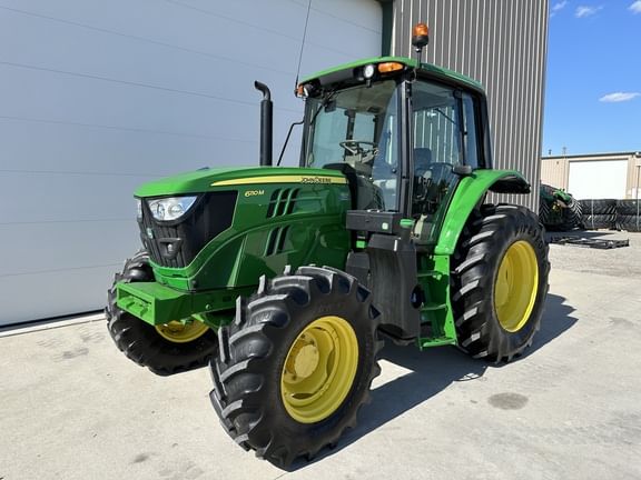 2020 John Deere 6110M Equipment Image0