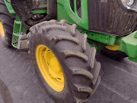 Image of John Deere 6110M equipment image 3