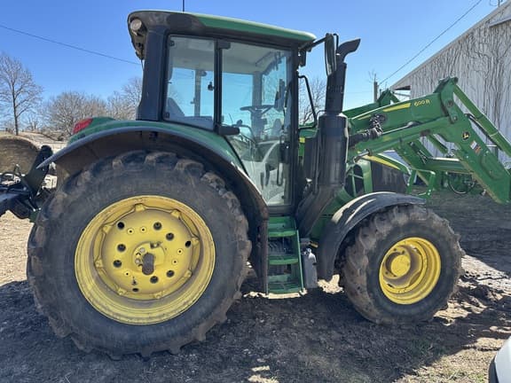 Image of John Deere 6110M equipment image 3