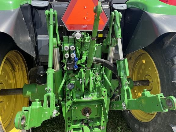 Image of John Deere 6110M equipment image 4