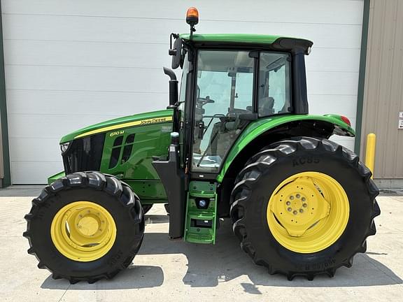 Image of John Deere 6110M equipment image 1