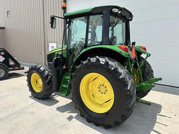 Image of John Deere 6110M equipment image 2