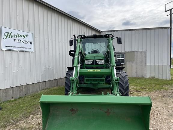 Image of John Deere 6110R equipment image 2