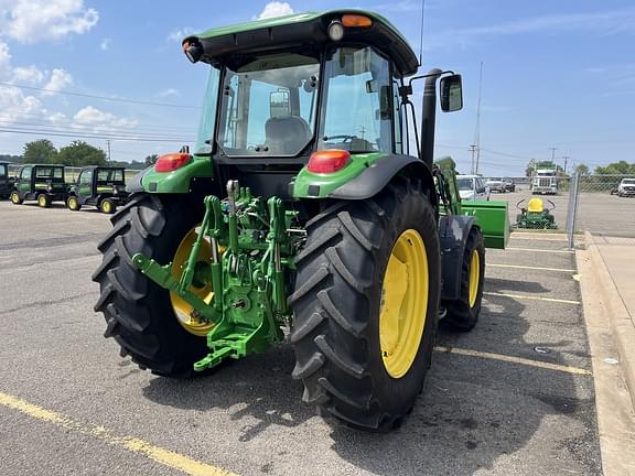 Image of John Deere 6120E equipment image 3