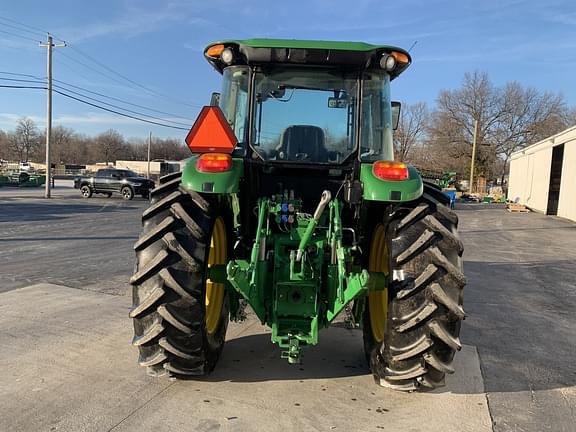 Image of John Deere 6120E equipment image 3