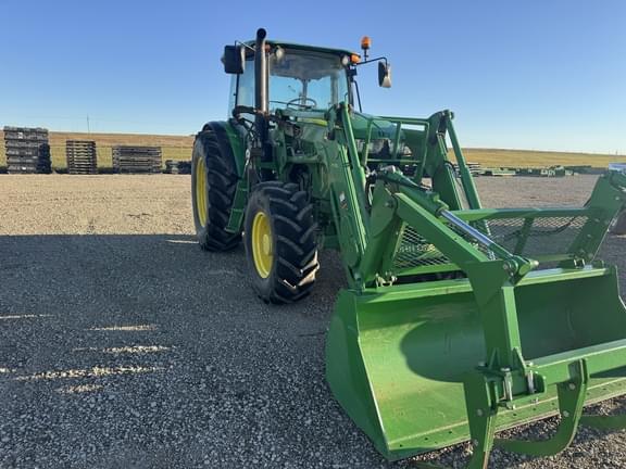 Image of John Deere 6120E equipment image 1
