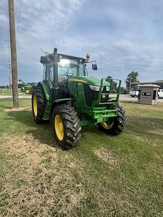 Image of John Deere 6120E equipment image 1