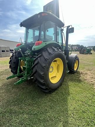 Image of John Deere 6120E equipment image 3